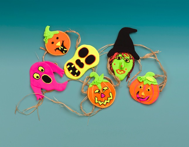 Hauntingly Boo-tiful Halloween Garland craft